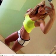 downblouse-selfie2
