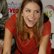 06/14/2007. Maria Menounos Honored With Brenden Celebrity Star