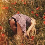 Upskirt no campo